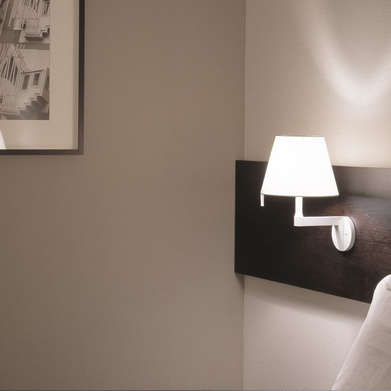 Kinkiet z abażurem Melapo grey Artemide Z WŁĄCZNIKIEM