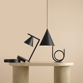 Geometryczna lampka stołowa Form Aldex