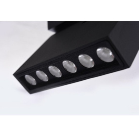 Oprawa natynkowa z ruchomym źródłem światła Leon Black Azzardo