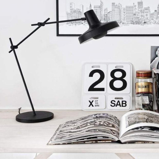 Lampka na biurko Table Black Arigato Grupa AR-T