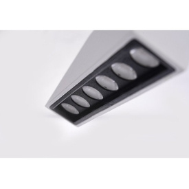 Oprawa natynkowa z ruchomym źródłem światła Leon White Azzardo