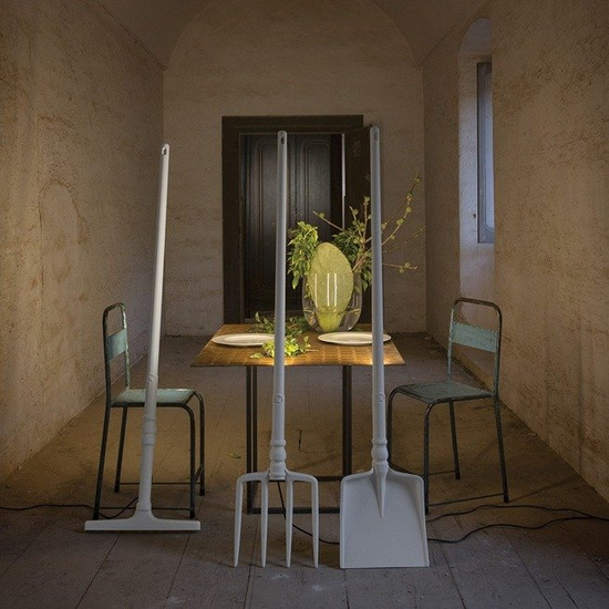 Lampa podłogowa zewnętrzna grabie THP145 3R EXT KARMAN