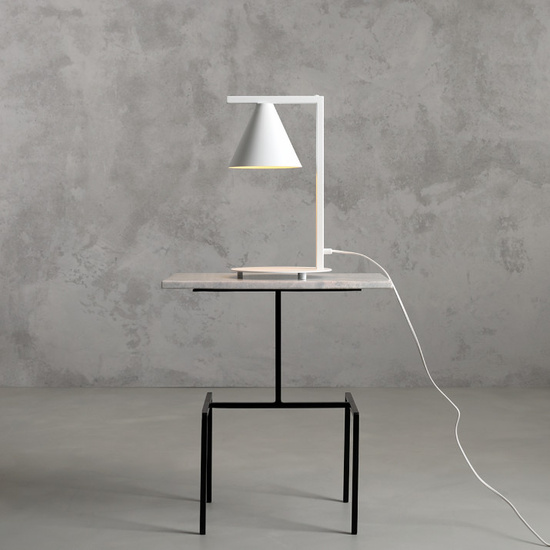 Geometryczna lampka stołowa Form Aldex