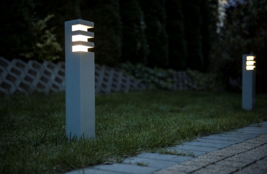 Słupek ogrodowy RADO 2 BL SU-MA