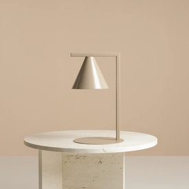 Geometryczna lampka stołowa Form Aldex