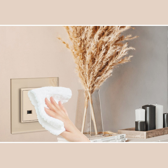 Komplet Livolo dwa gniazda w ramce złoty szampański