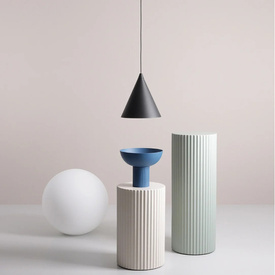 Czarna lampa wisząca Form Aldex