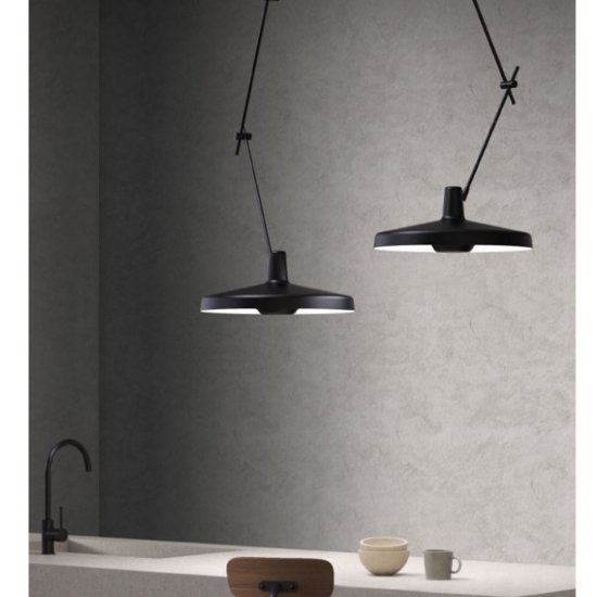 Lampa wisząca na wysięgniku Ceiling 45 Black Arigato Grupa AR-C-45